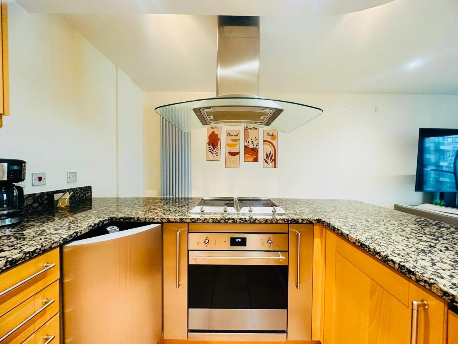 Modern 2Bed 2Bath Apartment Canary Wharf - Upto 5 Person London Bagian luar foto