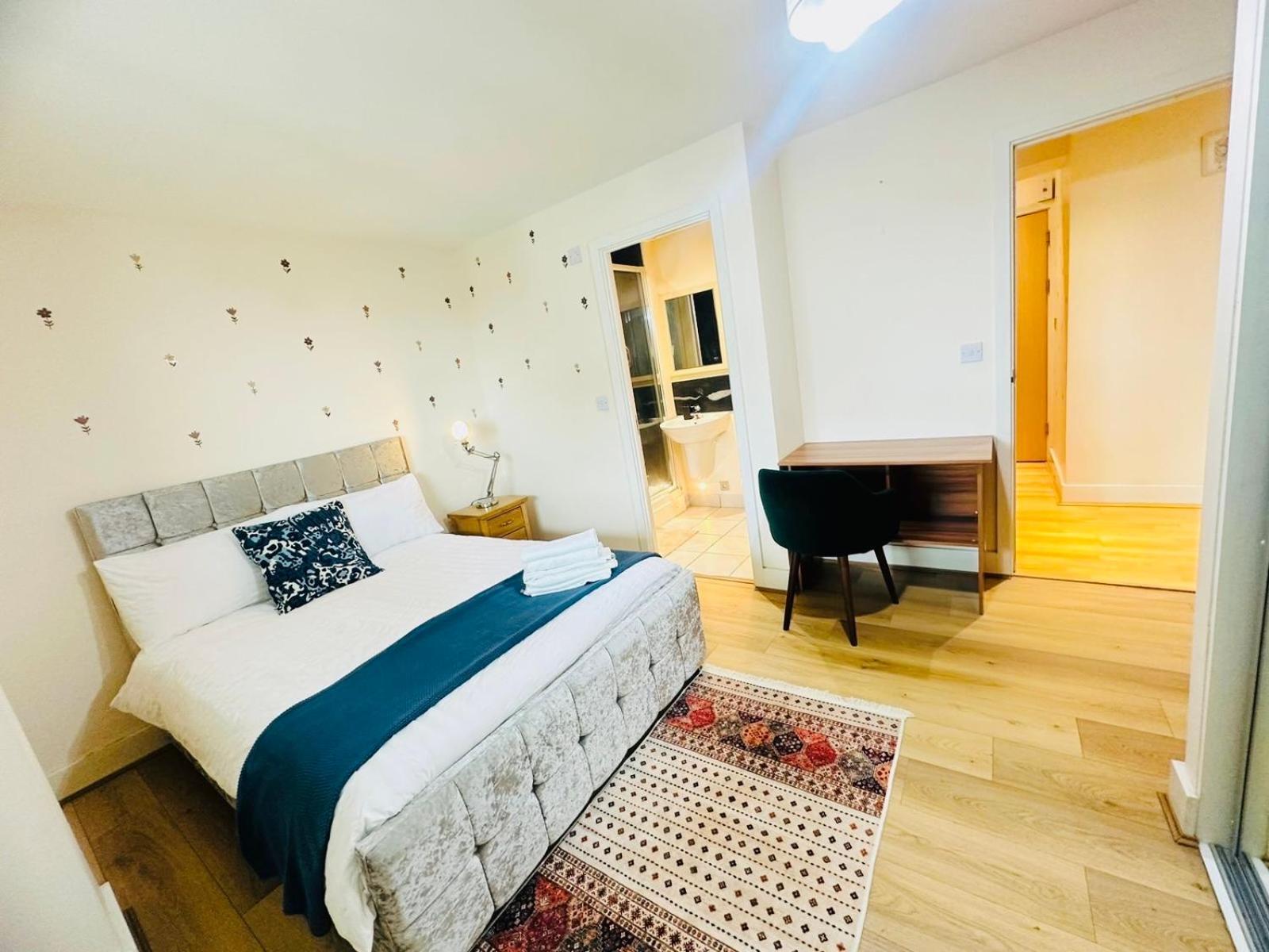 Modern 2Bed 2Bath Apartment Canary Wharf - Upto 5 Person London Bagian luar foto