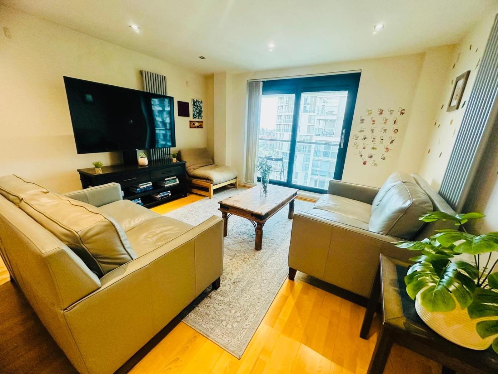 Modern 2Bed 2Bath Apartment Canary Wharf - Upto 5 Person London Bagian luar foto