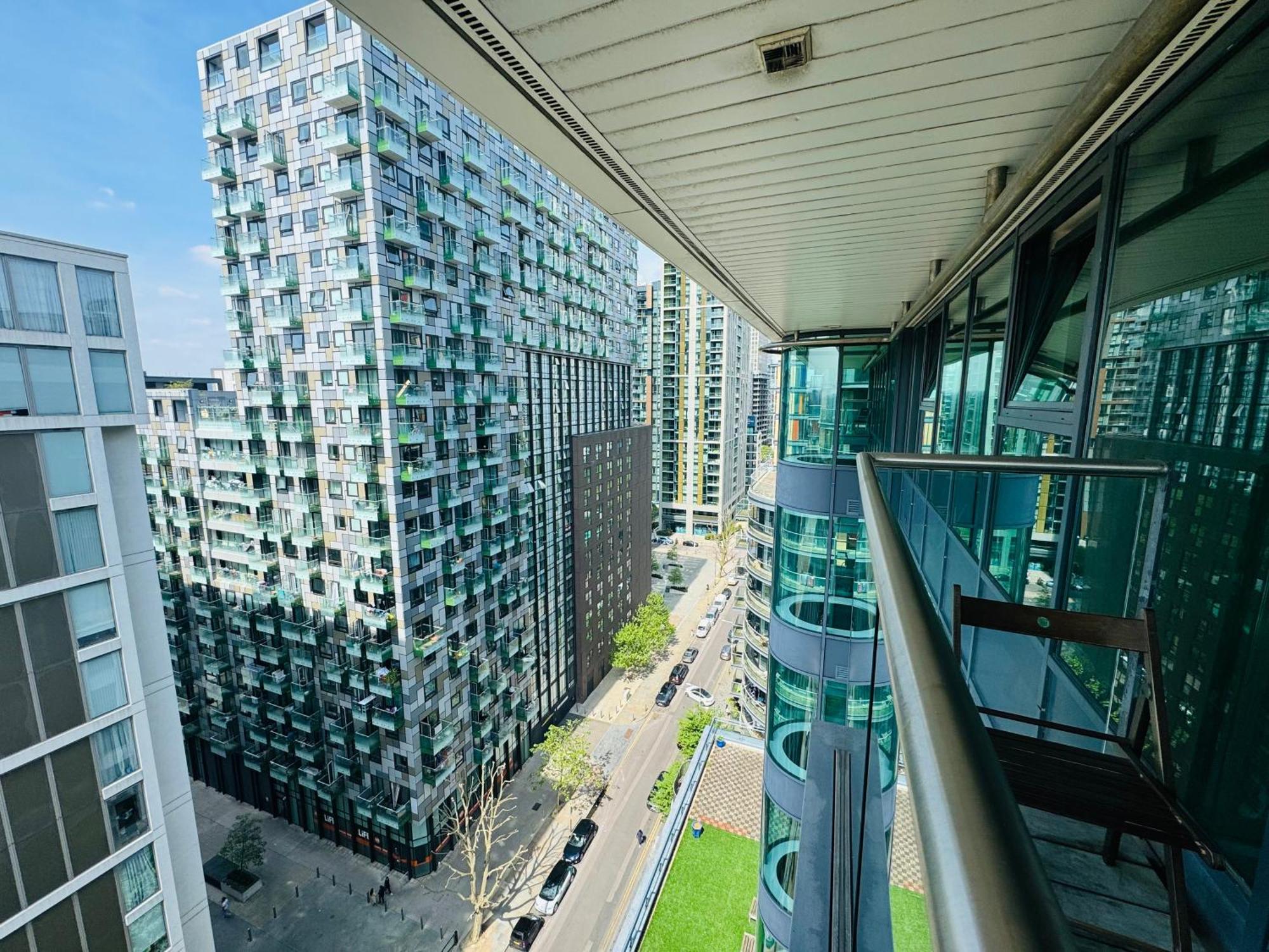 Modern 2Bed 2Bath Apartment Canary Wharf - Upto 5 Person London Bagian luar foto