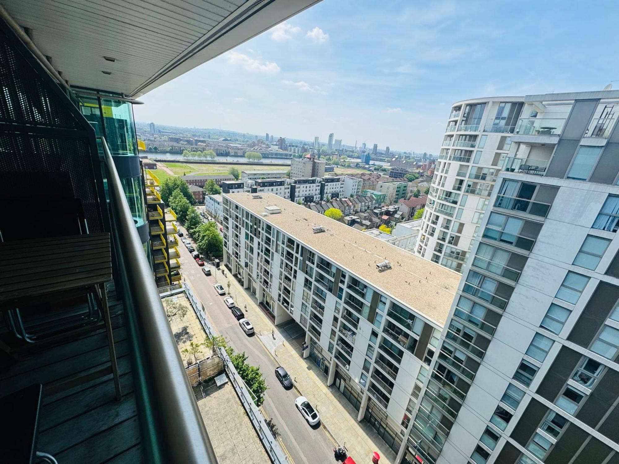 Modern 2Bed 2Bath Apartment Canary Wharf - Upto 5 Person London Bagian luar foto