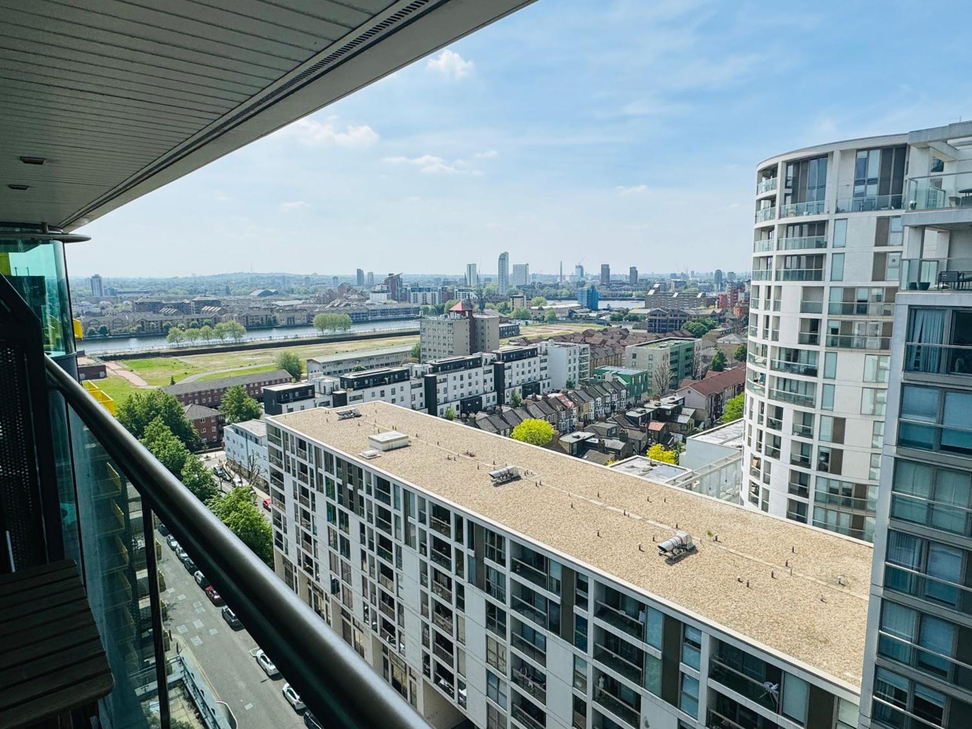 Modern 2Bed 2Bath Apartment Canary Wharf - Upto 5 Person London Bagian luar foto