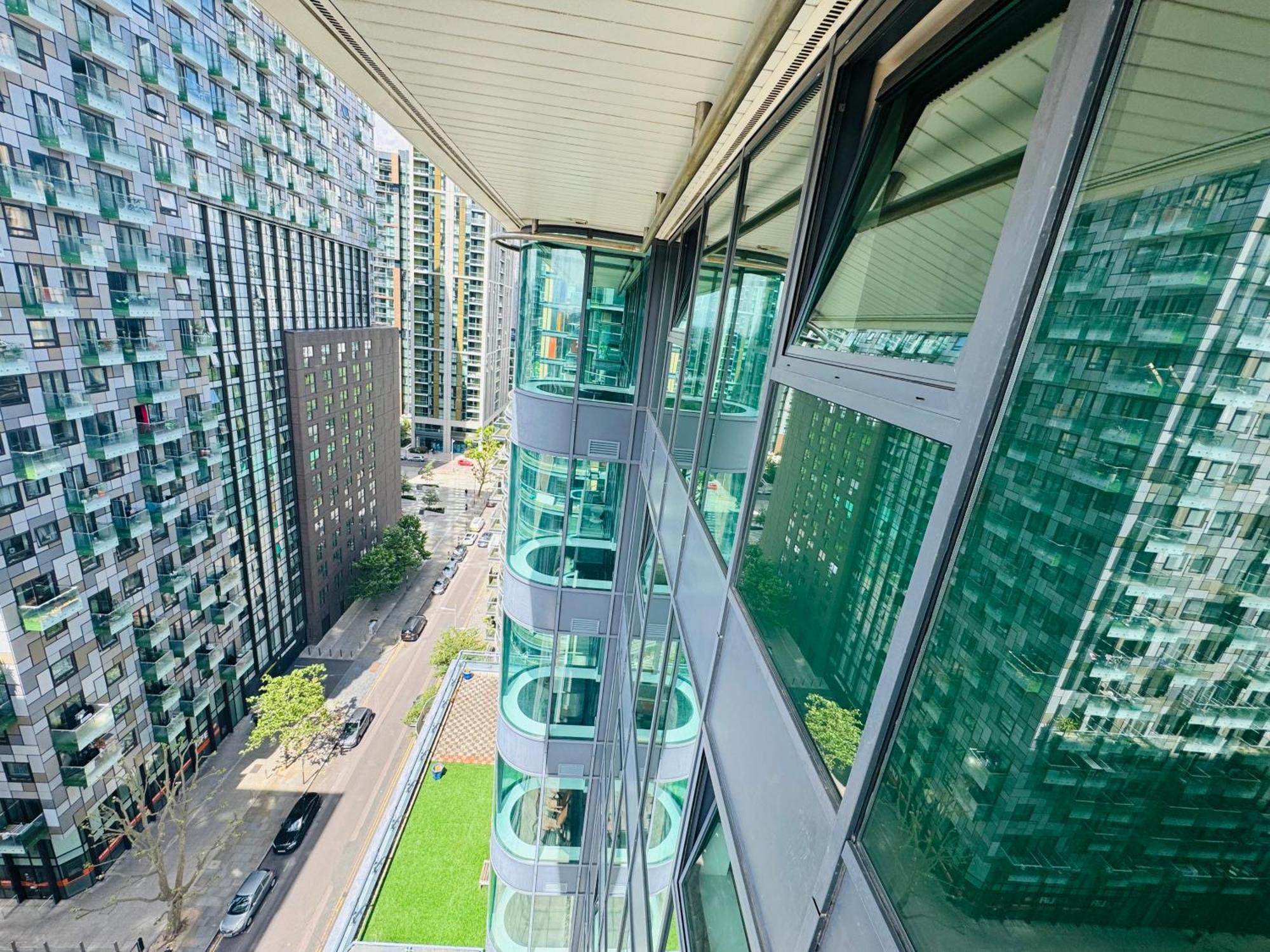 Modern 2Bed 2Bath Apartment Canary Wharf - Upto 5 Person London Bagian luar foto
